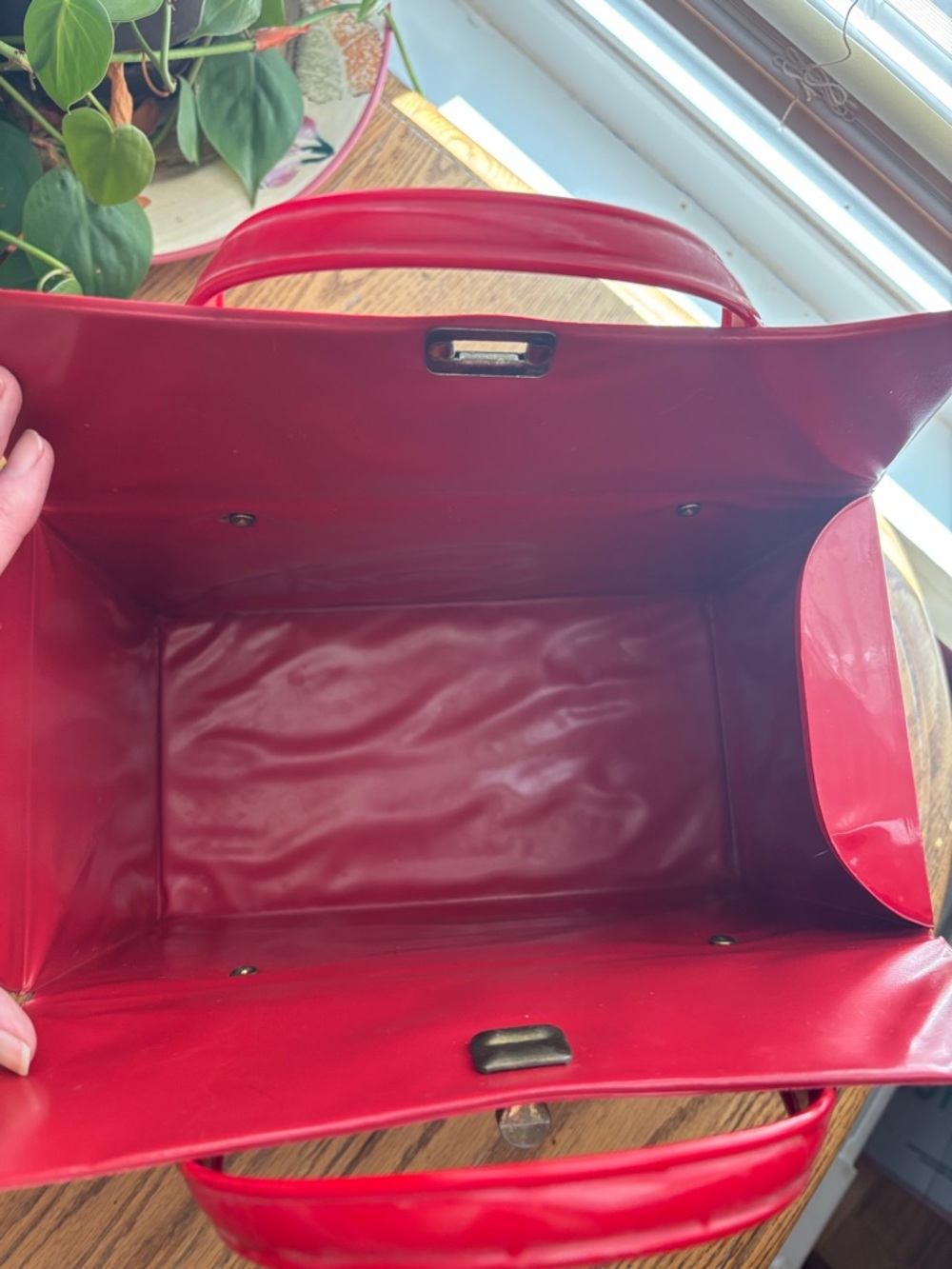 Vintage Red Paisley vinyl Case with Top Handle - Picture 9 of 17